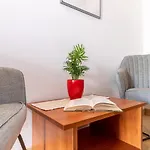 Pensión Alida 3*