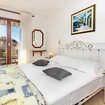 Guest house Alida 3*