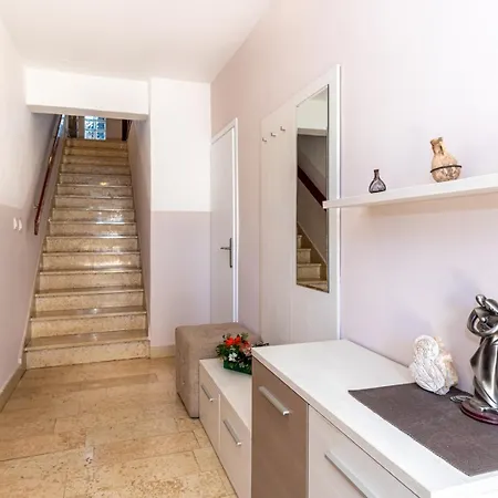 Alida Guest house 3*